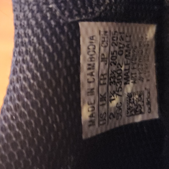 Addidas soccer shoes size 2 - Picture 4 of 4